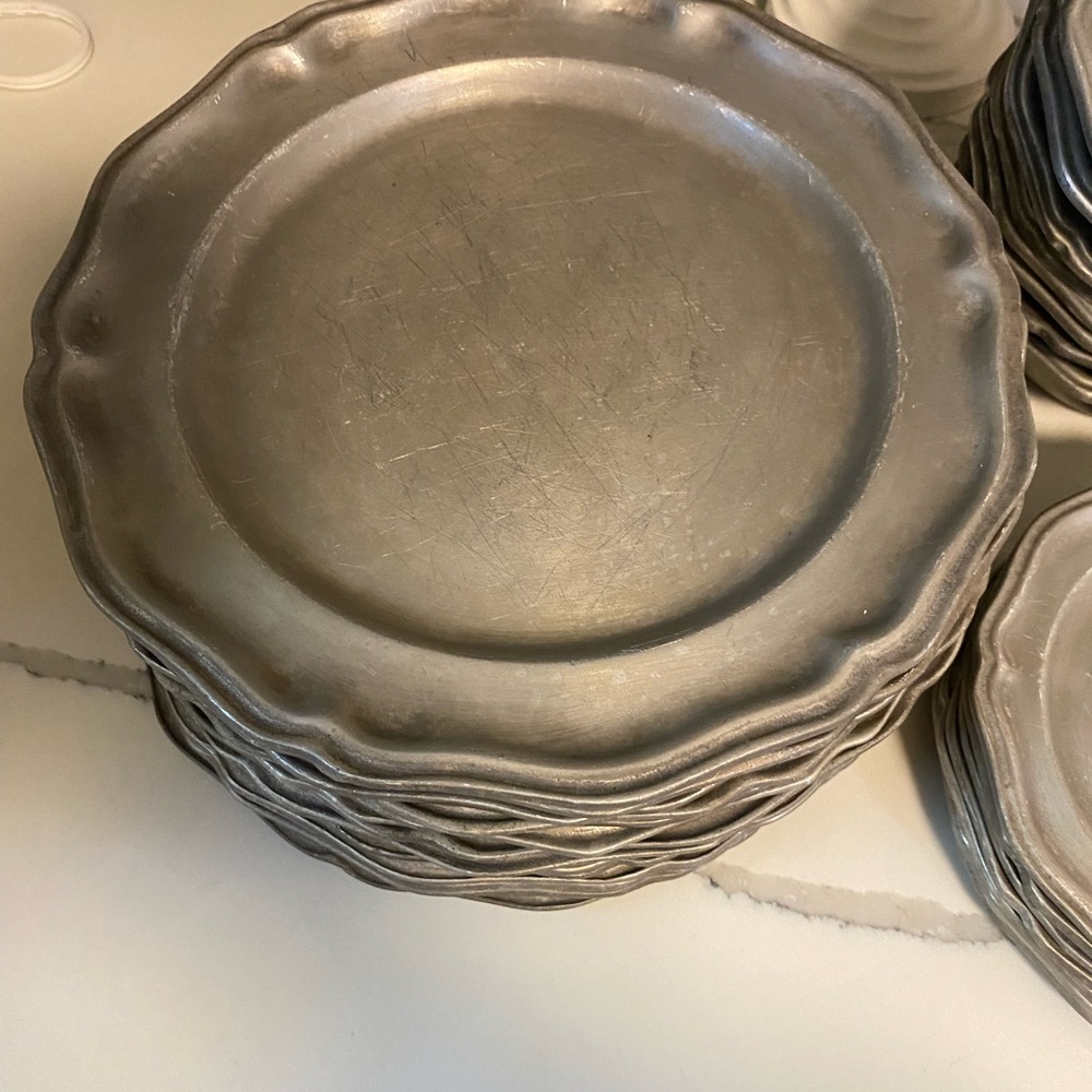 6 Pewter Wilton Armetale Dinner Plates with Scalloped Edge 10.5 in size